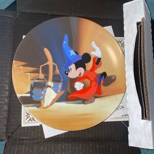 Disney's "The Mischevious Apprentice" Limited Edition Collectors Plate Mint